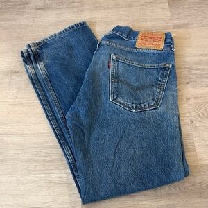 Levi's Straight Jeans in Medium Blue Denim